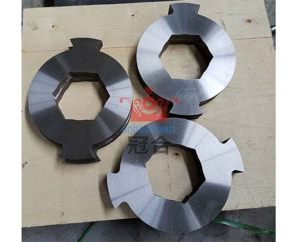 工業(yè)固廢撕碎機(jī)生產(chǎn)中的安全防護(hù)出了問(wèn)題怎么辦？